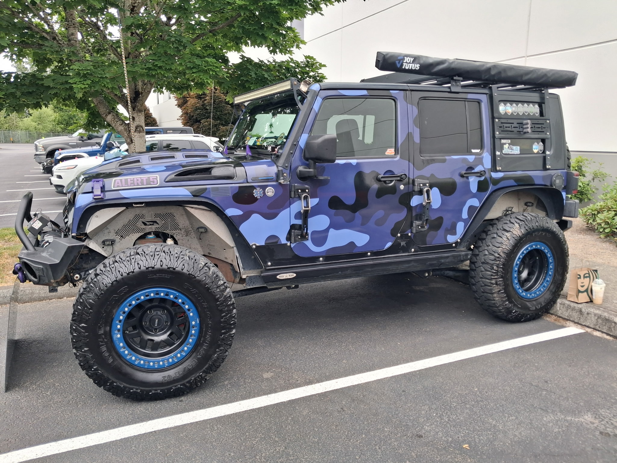 Alert 5 Jeep